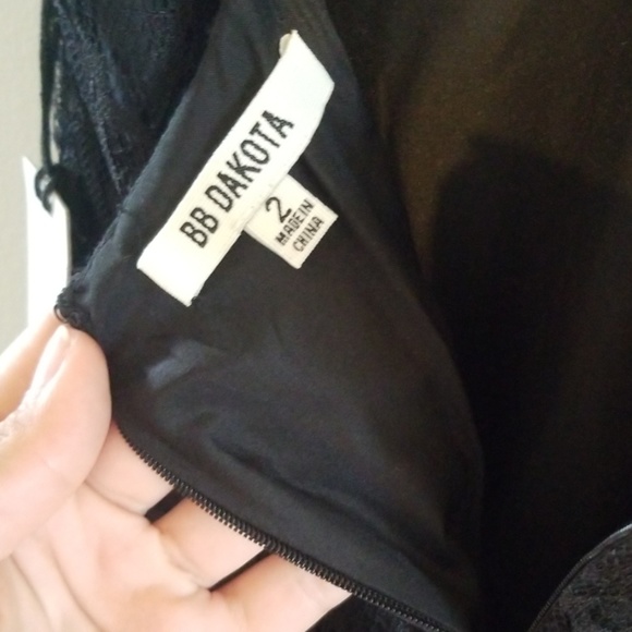 NWT Rhianna Open Back Lace Fit & Flare Cocktail Dr - Picture 8 of 8